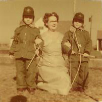 Barron - Twins Don & Bill @ LI arrows abt 1953.JPG